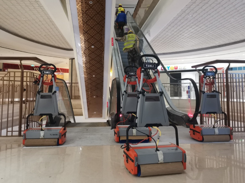 扶梯清洗機(jī)操作時(shí)要注意哪些方面？