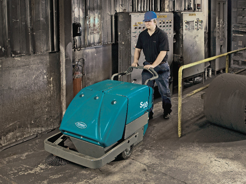 寒潮來襲！工廠掃地機該如何保養(yǎng)維護(hù)才能度過嚴(yán)冬？