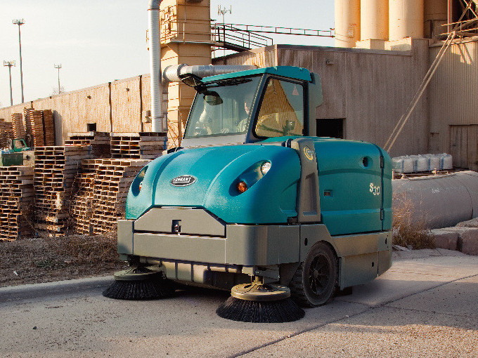 掃地機or洗地機？工廠清潔如何抉擇？