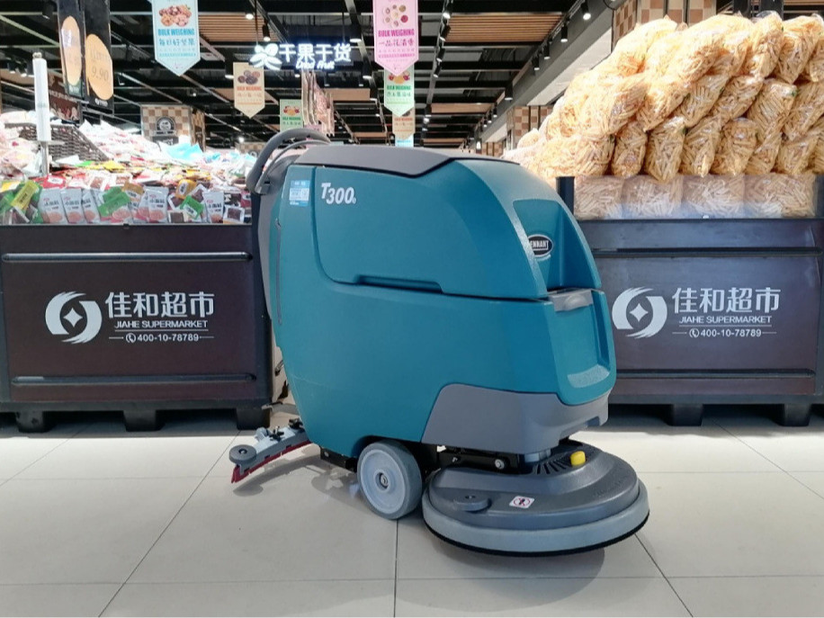 雨雪天氣地面濕污，超市該如何處理？