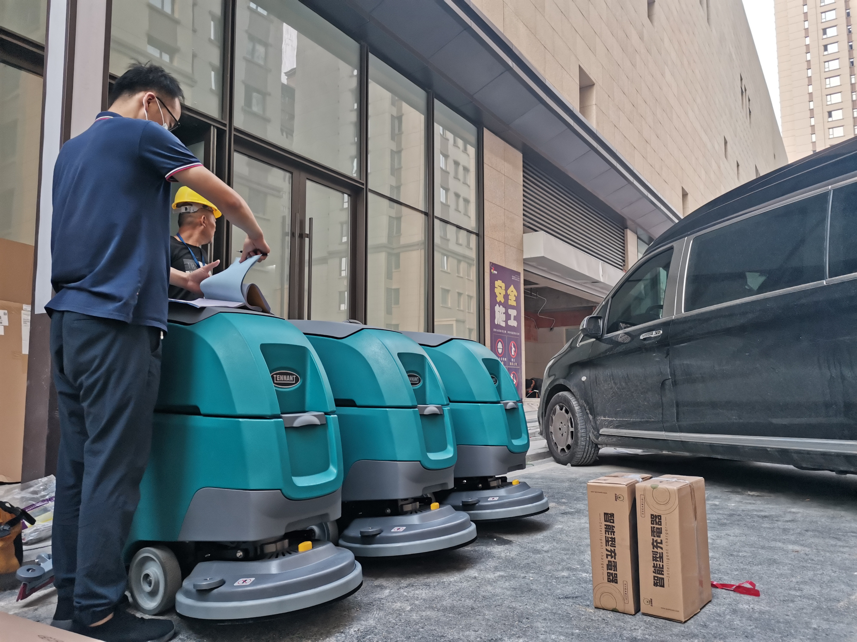 手推式洗地機(jī)多少錢一臺(tái)？