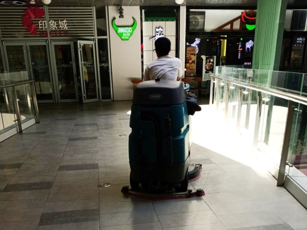 商用辦公樓適合使用駕駛式洗地機(jī)嗎？