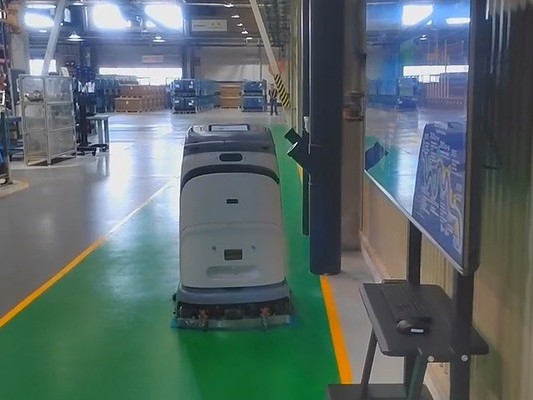 坦力工廠洗地機器人：80kg 重壓之下，讓環(huán)氧地坪 “逆生長”