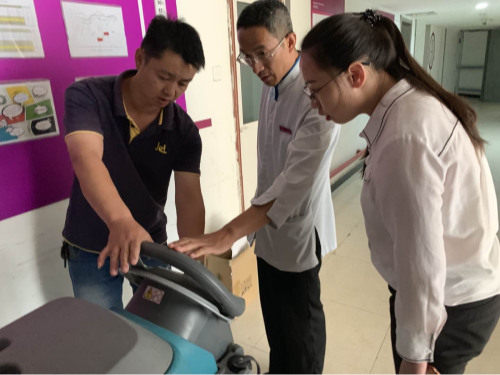 又是一波開(kāi)學(xué)熱，食堂衛(wèi)生需抓緊