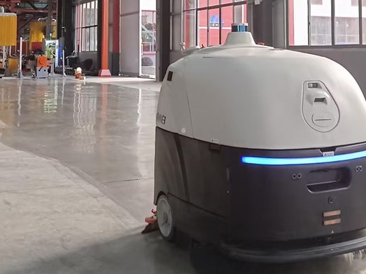 坦力工業(yè)用洗地機器人：我能與AGV互聯(lián)，解決企業(yè)清潔難題